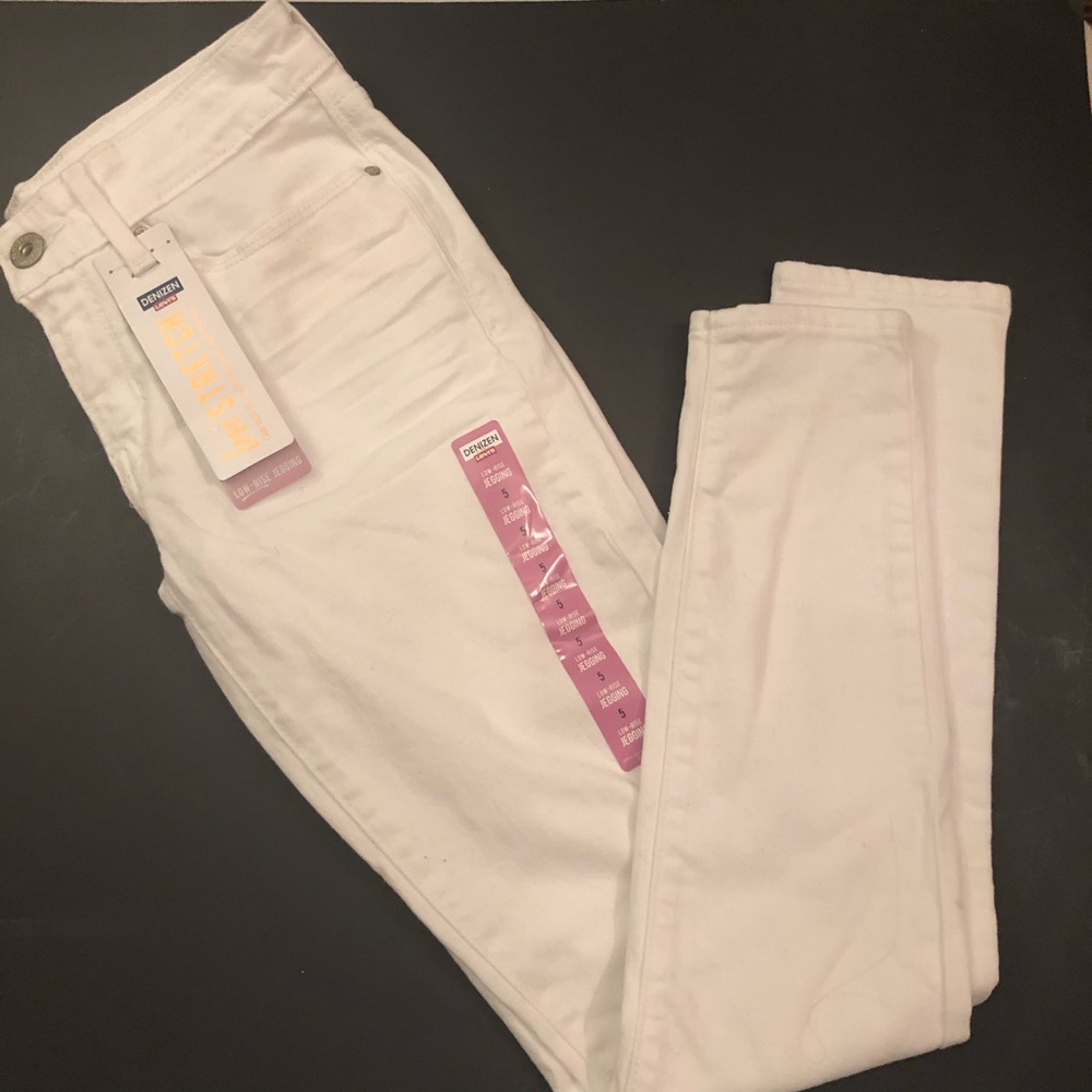 White stretch denim jeans. NEVER WORN